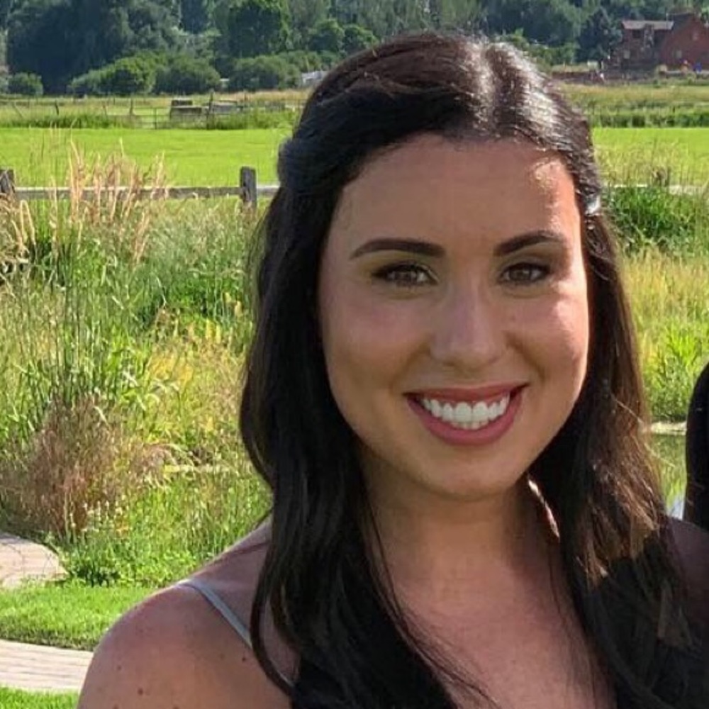 Meet your Posher, Danielle